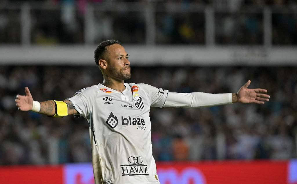 KAIYUN-内马尔重返赛场，出色发挥首场状态出色，快船观众沸腾！