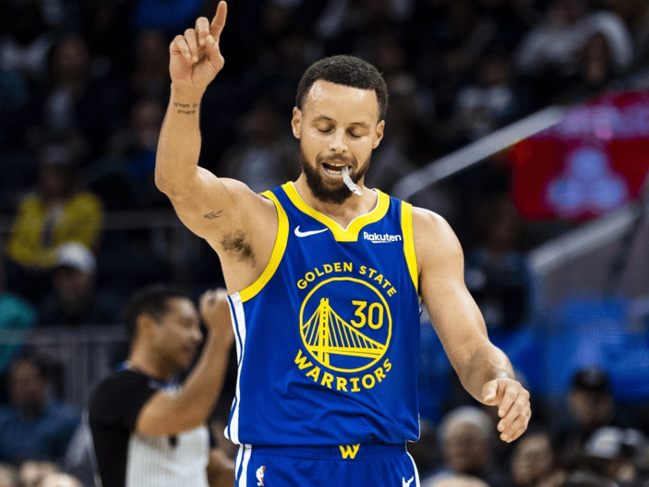 开云体育- 最篮点库里三分划破天际 超神表现揭开曼巴面孔 